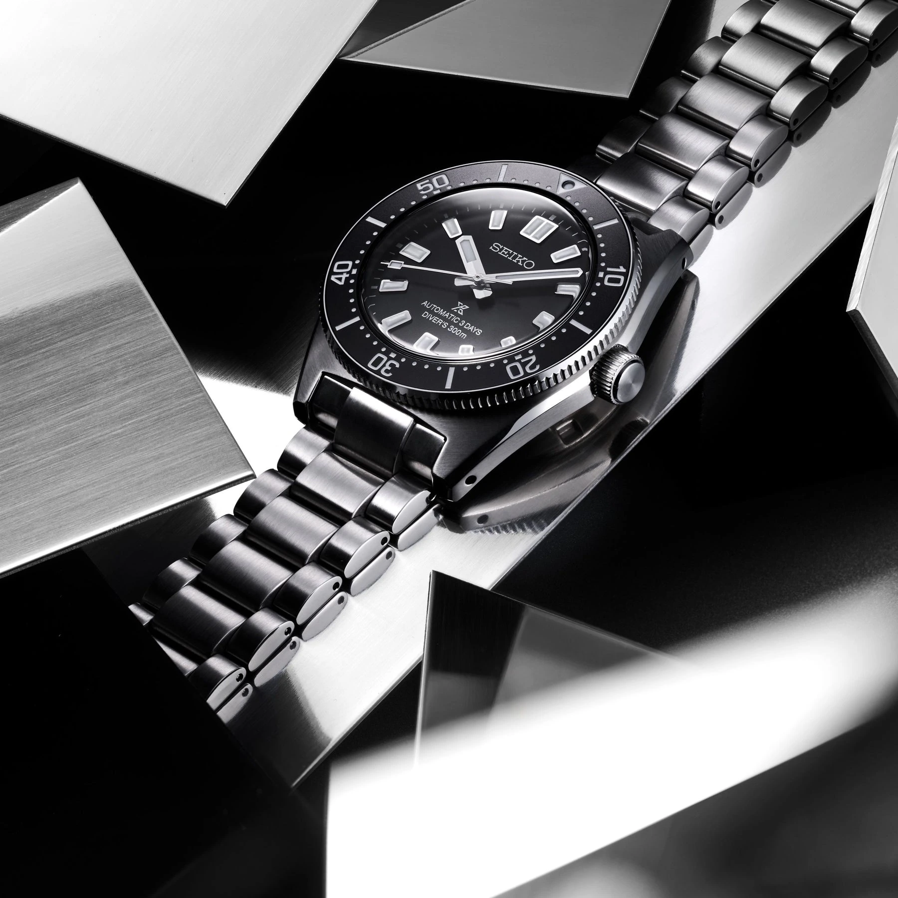 Seiko SPB453J1 — крупный план корпуса и безеля