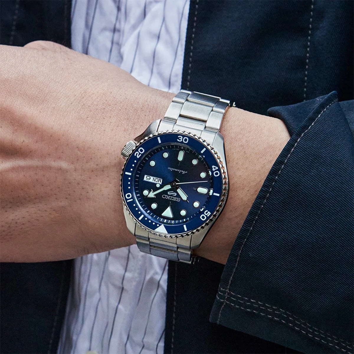 Seiko SRPD51K1 5 Sports на запястье