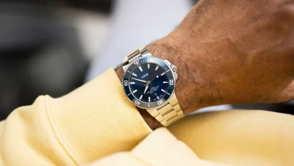 Oris 01 733 7787 4135-07 8 22 04PEB — на запястье