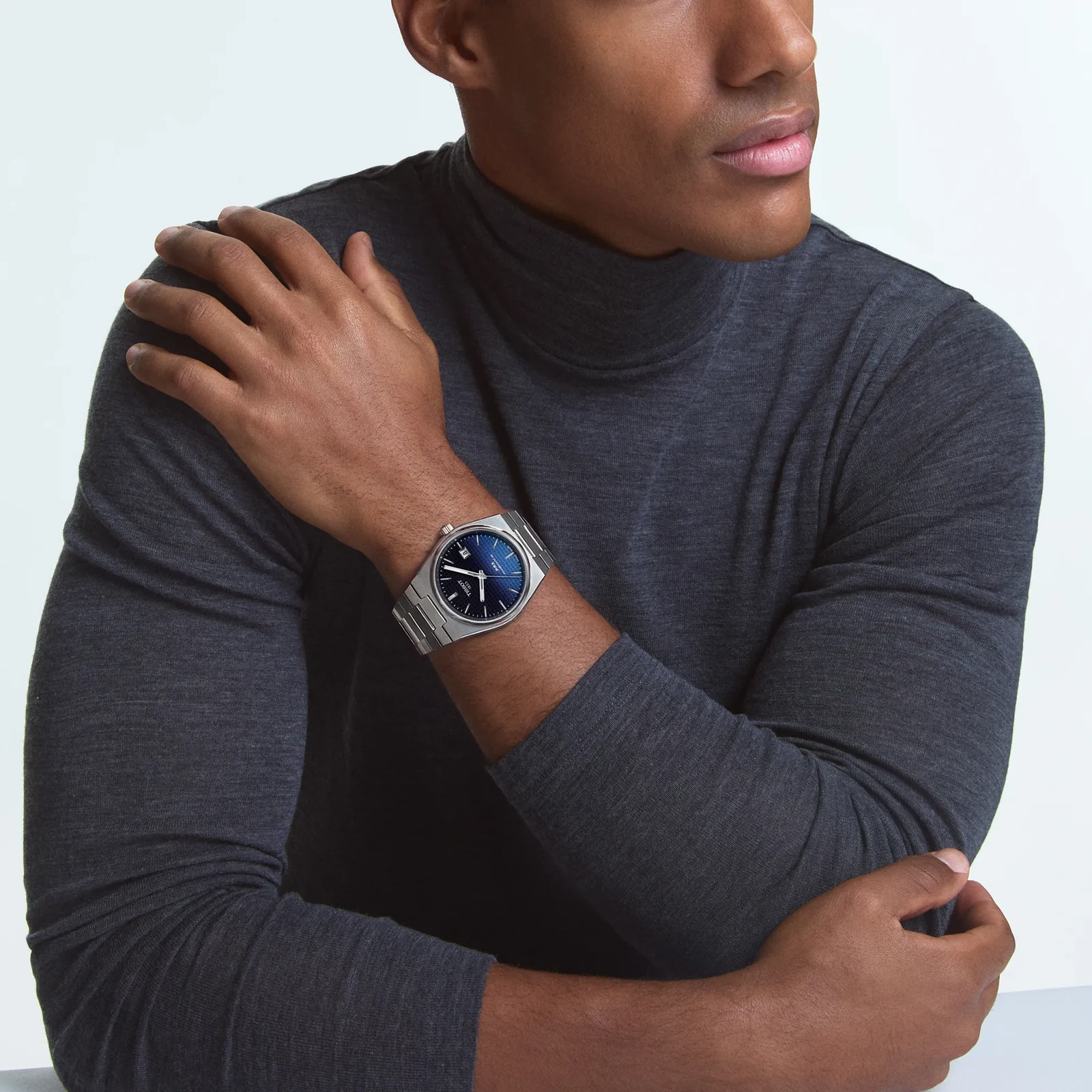 Tissot PRX Powermatic 80 T137.407.11.051.01 — на запястье