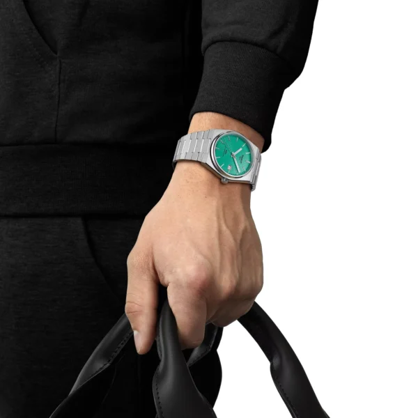 Tissot PRX Powermatic 80 T137.407.11.091.01 — на запястье Tissot PRX Powermatic 80 T137.407.11.091.01 — на запястье