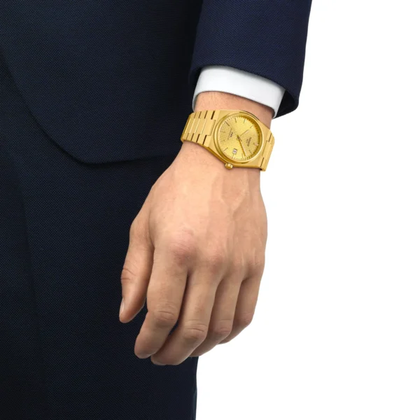 Tissot PRX Powermatic 80 T137.407.33.021.00 — на запястье Tissot PRX Powermatic 80 T137.407.33.021.00 — на запястье