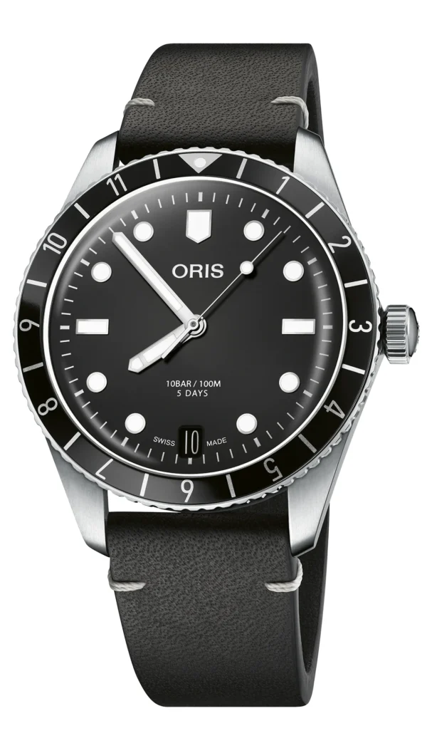 Oris 01 400 7772 4054-07 5 20 82 — общий вид на белом фоне