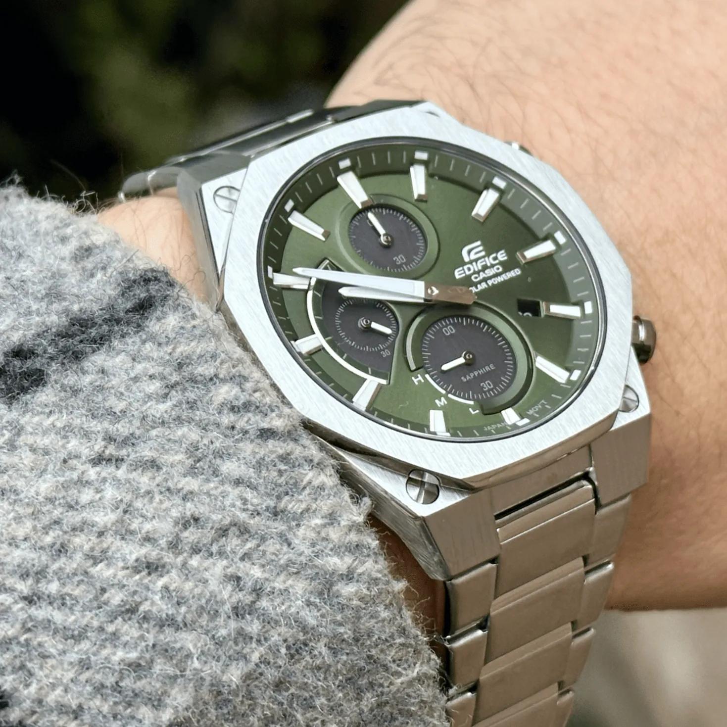 Casio EFS-S570D-3A — часы на запястье