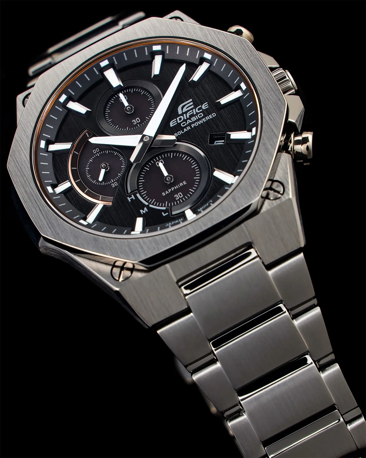 Casio EFS-S570DC-1A — вид под углом