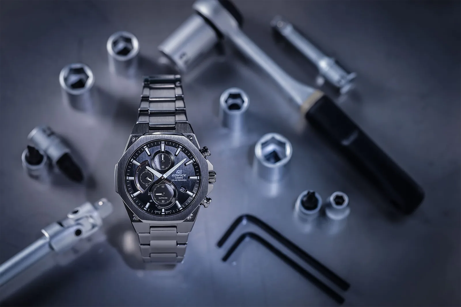 Casio EFS-S570DC-1A — рекламный снимок