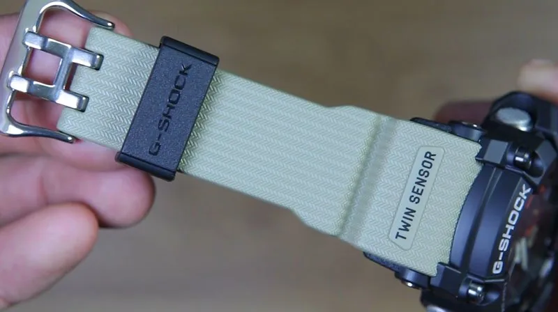 Casio GG-1000-1A5 — полимерный ремешок и застёжка