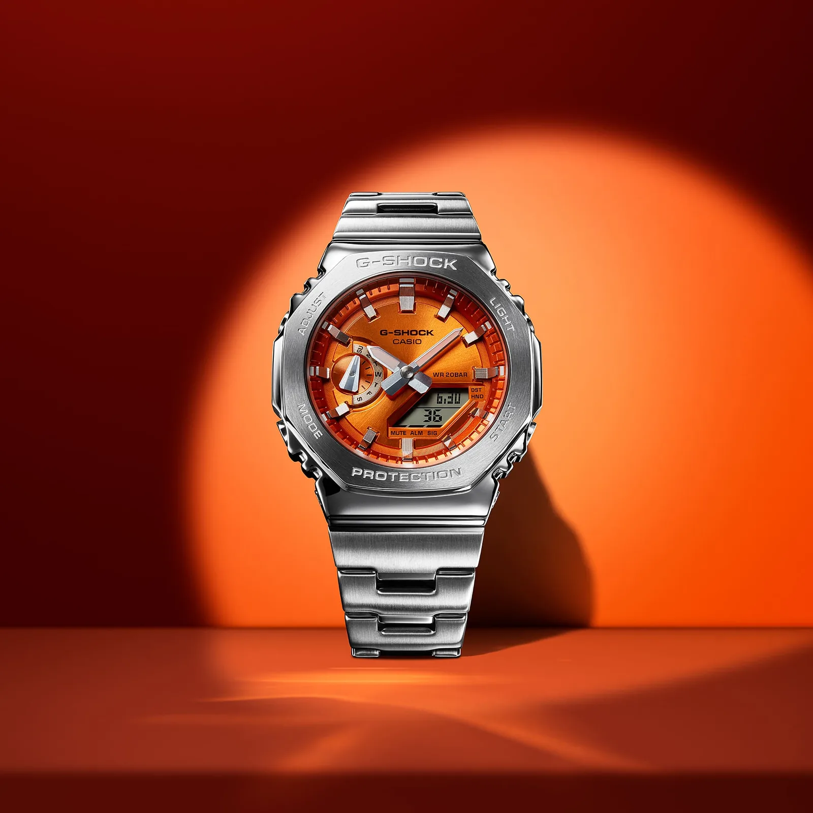 Casio GM-2110D-4A — часы в студийной композиции