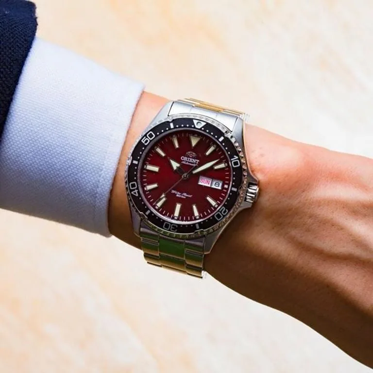 Orient RA-AA0003R — часы на запястье