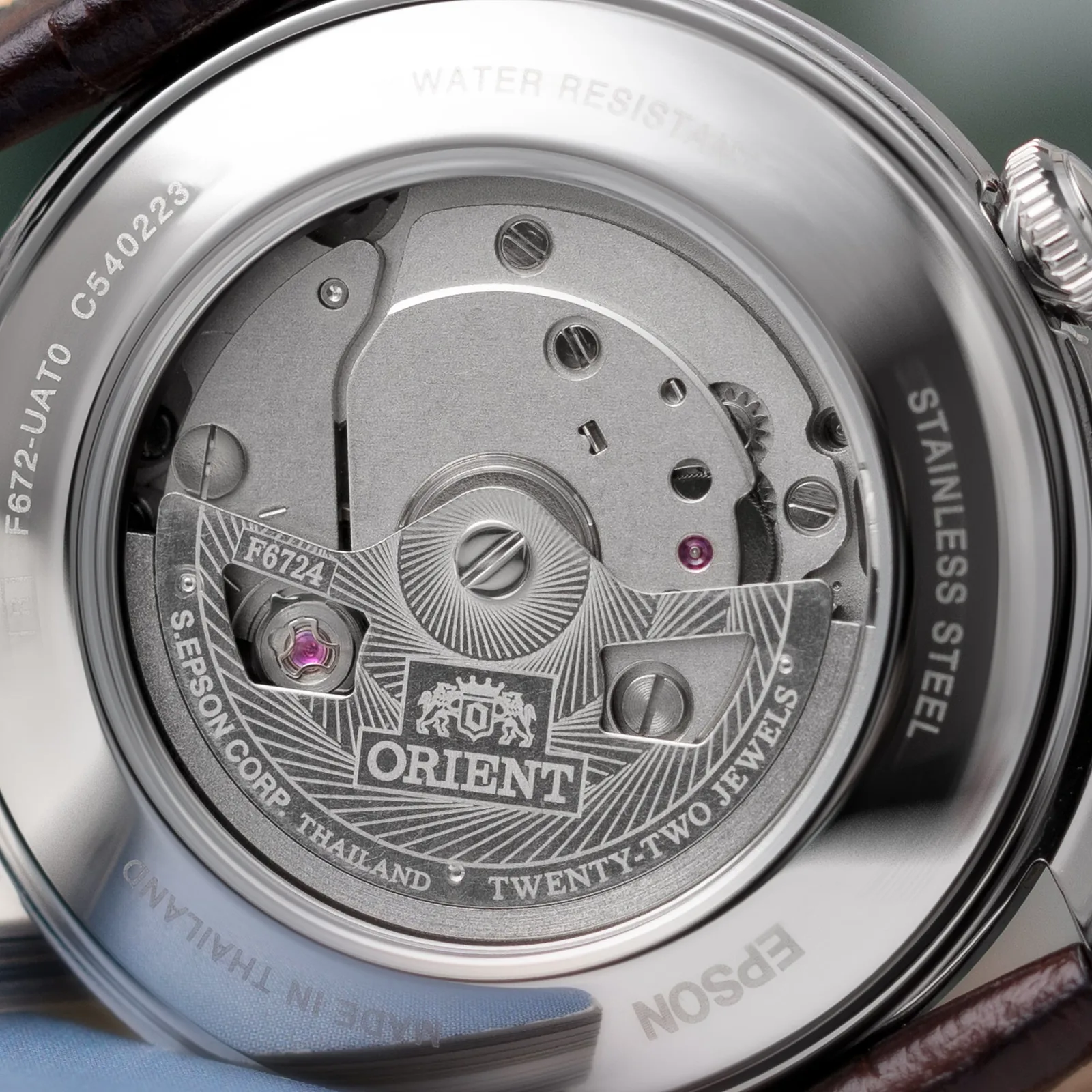 Orient RA-AC0M04Y — механизм крупным планом