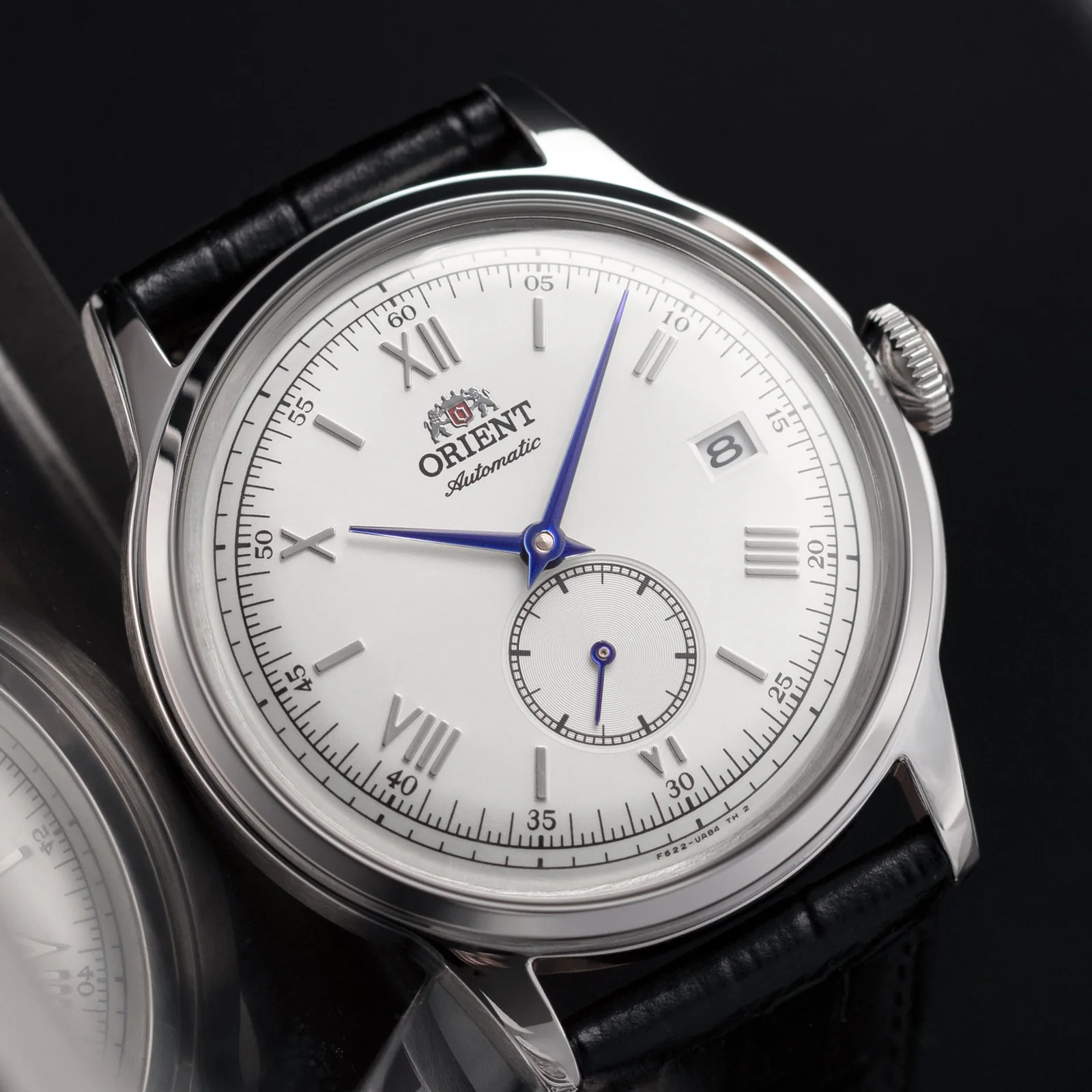 Orient RA-AP0104S — синие стрелки и циферблат крупным планом