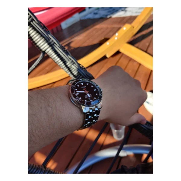 Tissot Seastar 1000 Powermatic 80 T120.407.11.051.00 — на запястье
