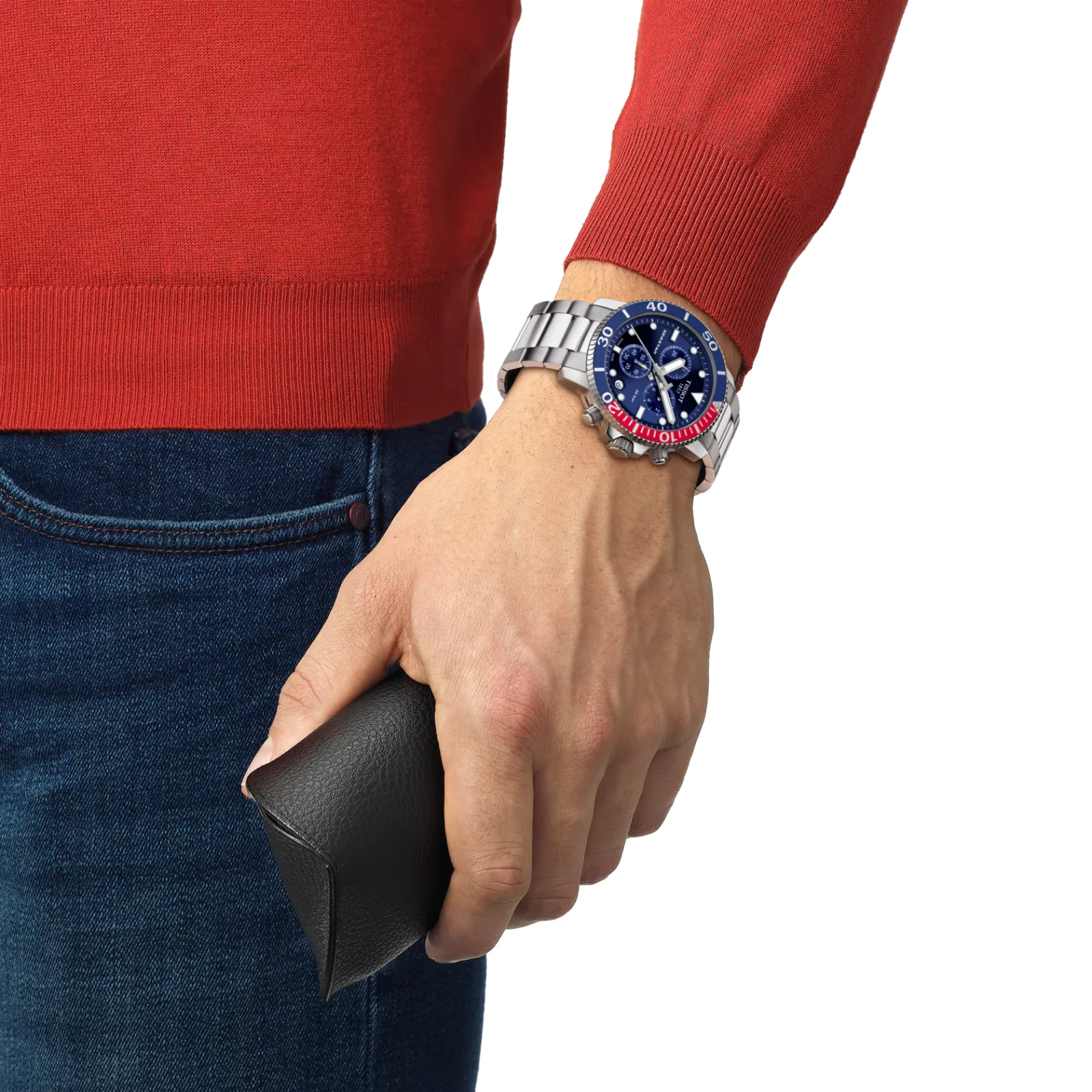 Tissot Seastar 1000 Chronograph T120.417.11.041.03 — с синим циферблатом и красно-синим безелем на запястье