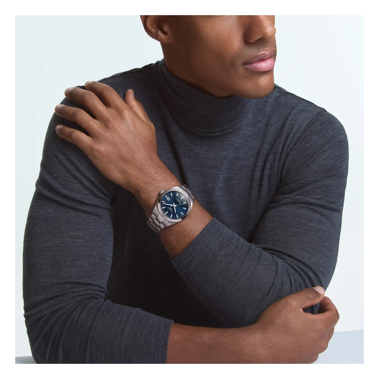 Tissot Gentleman Powermatic 80 Silicium T127.407.11.041.00 — на запястье