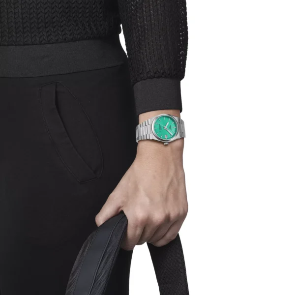 Tissot PRX Powermatic 80 T137.207.11.091.01 — на запястье