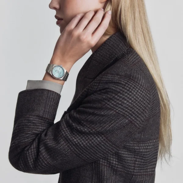 Tissot PRX Powermatic 80 T137.207.11.351.00 — на запястье