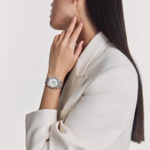 Tissot PRX Quartz T137.210.11.111.00 — на запястье