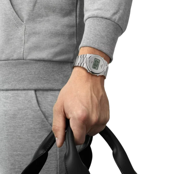 Tissot PRX Digital T137.463.11.030.00 — с цифровым дисплеем на запястье